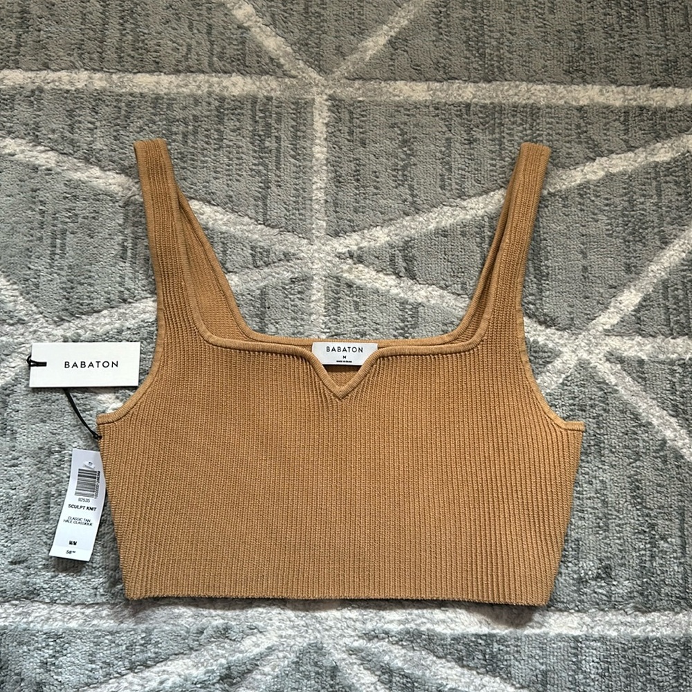 NWT Aritzia Babaton Sculpt Top sz M